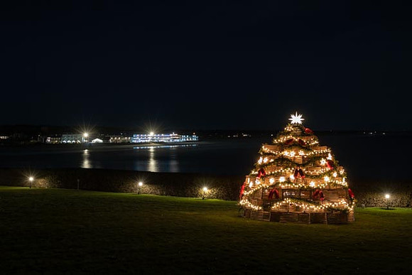 2022 Beachmere Inn Lobster Trap Tree   5dec22  2